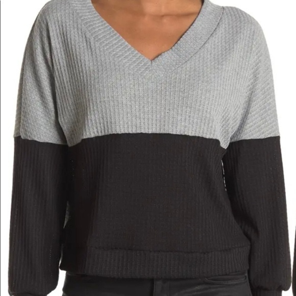 CENY Women’s Black and Grey Long Sleeve Top